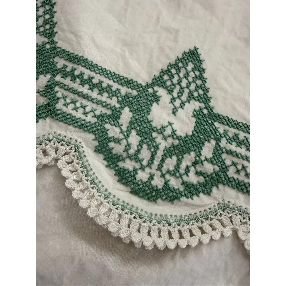 2 Vintage Queen Size Pillowcases Green Embroidered Lace Detail Scalloped End